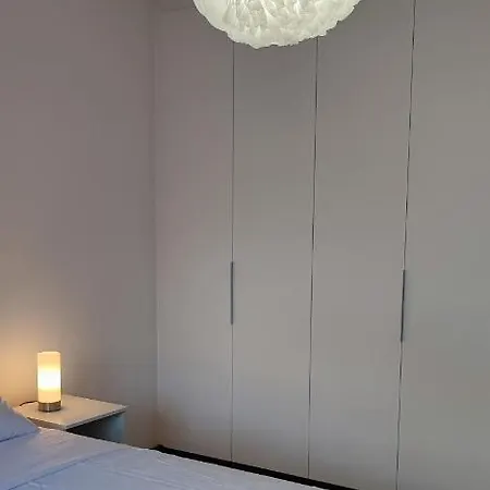 アパート Ellas Modern Duplex Center ニコシア