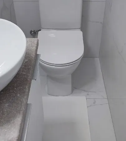 Ellas Modern Duplex Center *